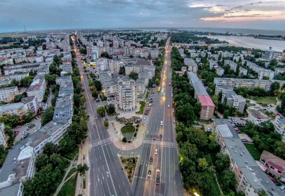 Primăria Constanța: Bulevardul Tomis te aşteaptă din nou la plimbare!