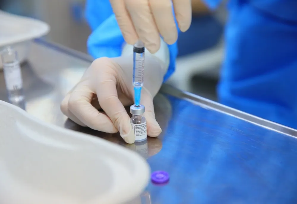 Peste 300.000 de români vaccinați în perioada 8-10 mai
