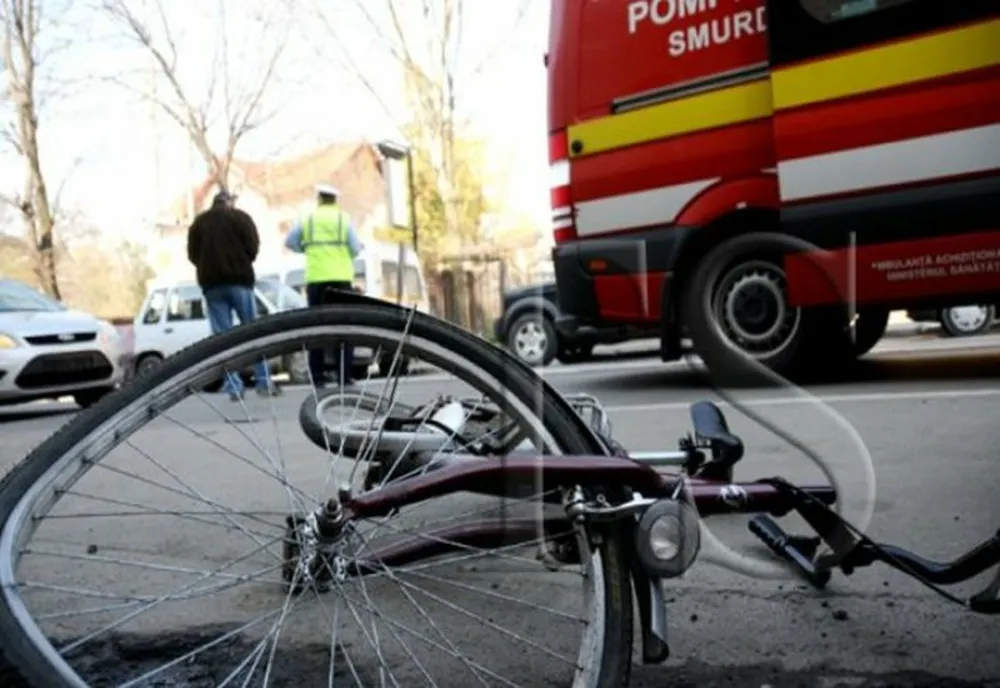 Biciclist aflat pe Route 66 din Baia Mare, grav accidentat