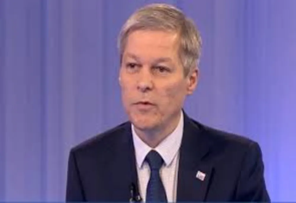 Zi DECISIVĂ pentru Guvernul propus de USR: Cioloș se duce în Parlament cu o serie de miniștri respinși - Cum va arăta votul