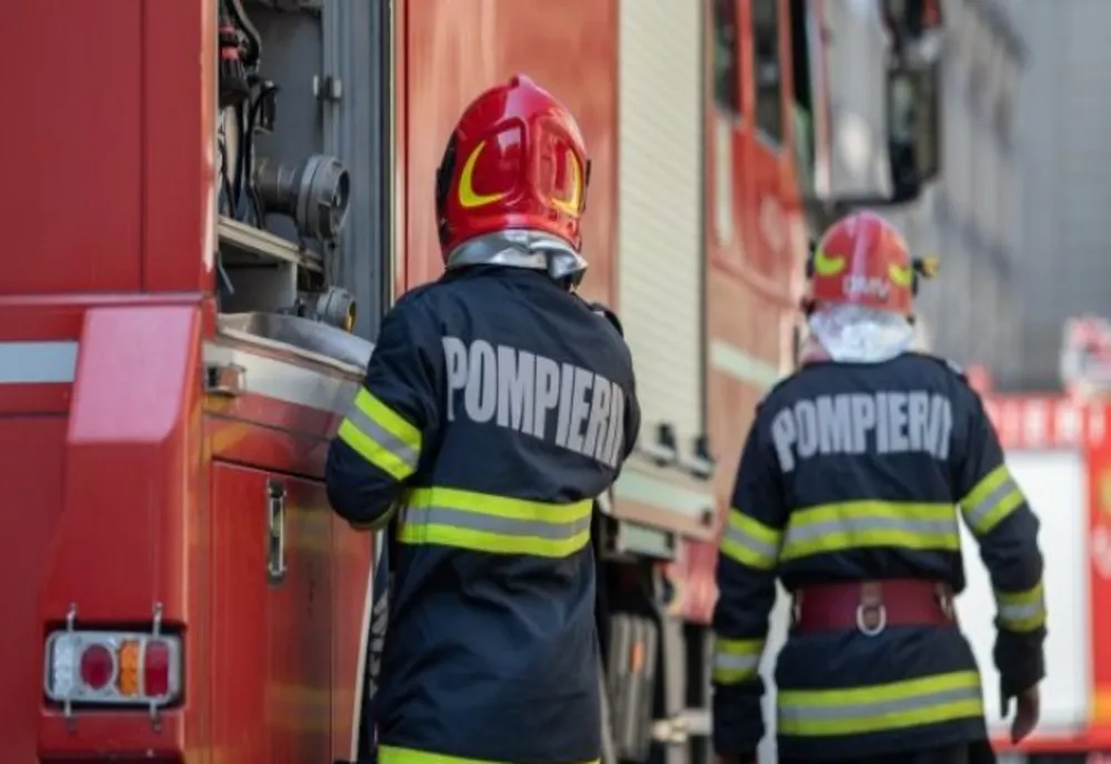 Explozie puternică într-un bloc din Suceava. Un bărbat de 61 de ani, adus în stare gravă la spital
