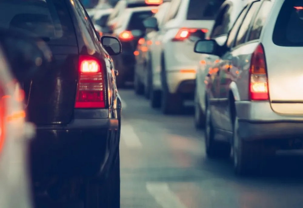 Trafic intens pe DN 1: Se circulă în coloană între Nistoreşti şi Comarnic. Rute alternative pentru șoferi