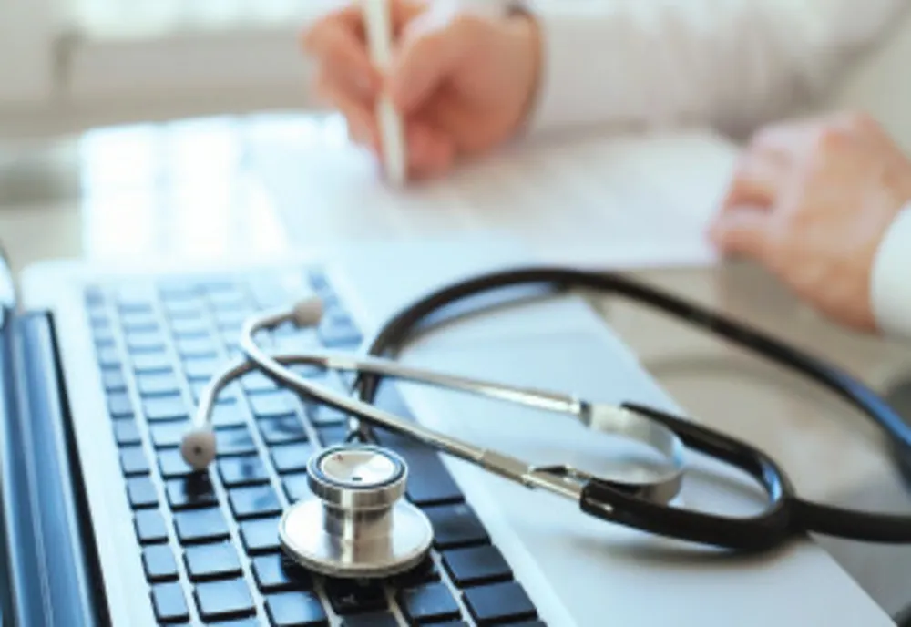 Reacția ironică a medicilor de familie la criticile lui Ciolacu privind concediile medicale