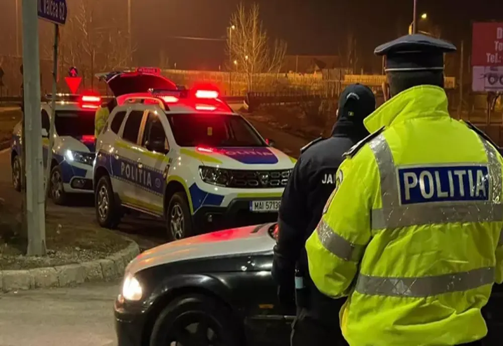 Aproximativ o sută de suspecţi, duşi la audieri după percheziţiile în dosarul de nerespectarea regimului armelor şi al muniţiilor şi contrabandă calificată