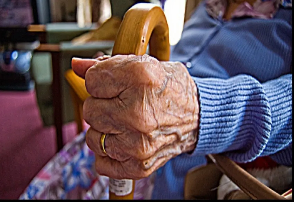 PENSIONARII DIN DIASPORA TREBUIE SĂ TRIMITĂ CERTIFICATELE DE VIAȚĂ PÂNĂ LA 30 SEPTEMBRIE. CE RISCĂ DACĂ NU TRIMIT
