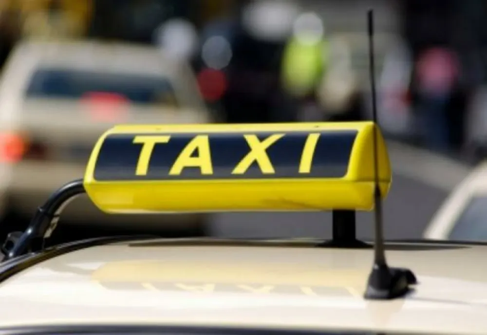 Taximetrişti din zona aeroporturilor, controlați! Amenzi de peste 14.000 de lei