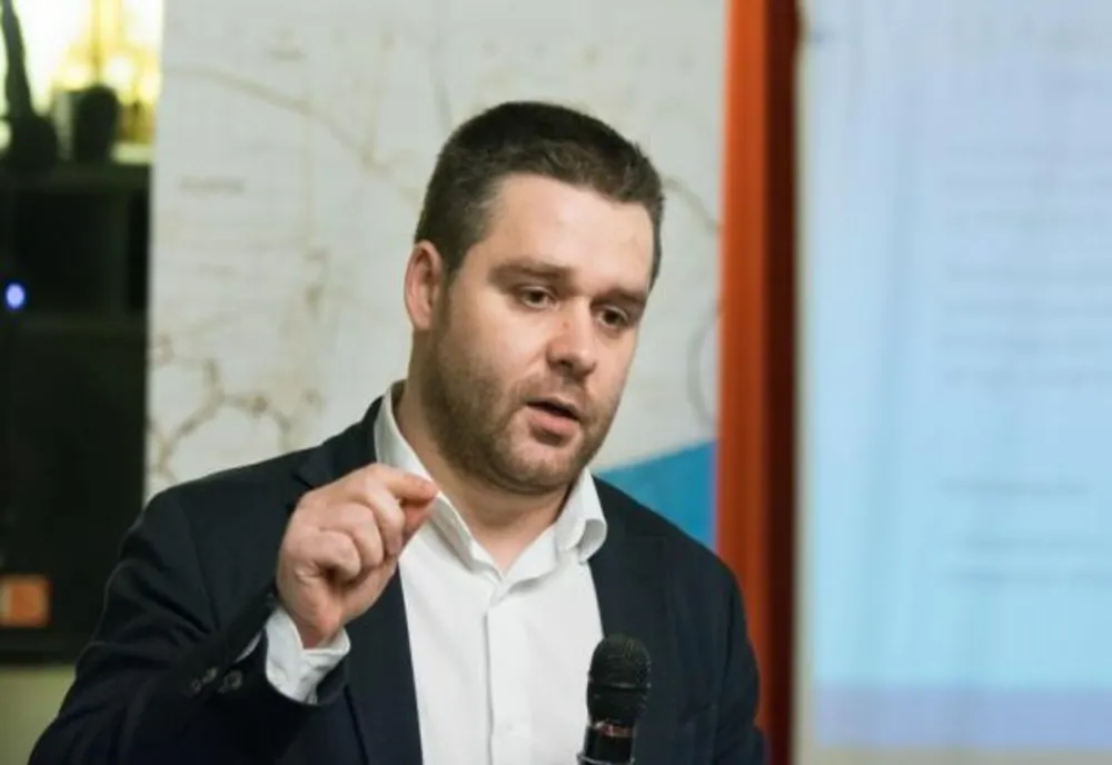 Alertă în București! Ciprian Ciucu îi roagă pe oameni să nu iasă din case: „Evitați deplasările inutile!”