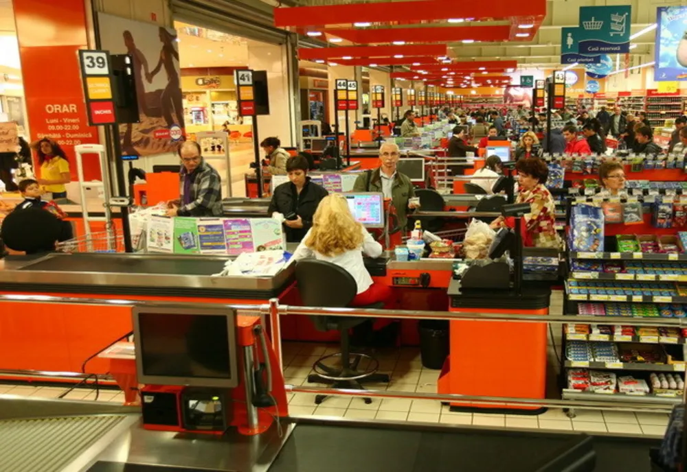 Românii strâng cureaua! România, lider în Uniunea Europeană la scăderea comerțului cu amănuntul