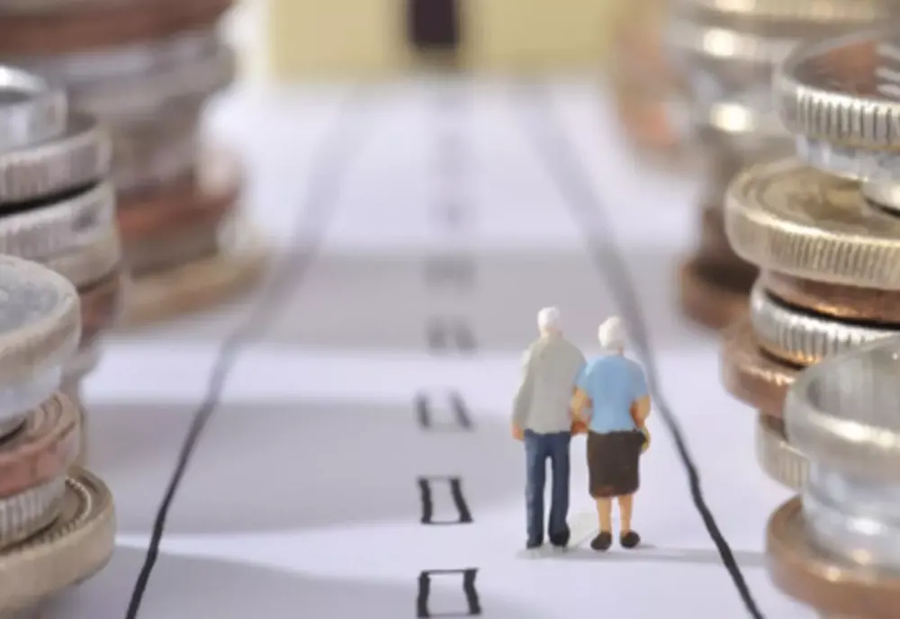 Calcule: cu cât ar putea crește pensiile de anul viitor?