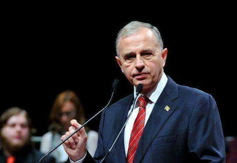 VIZITELE SECRETE ALE LUI MIRCEA GEOANĂ. CANDIDATUL LA PREZIDENȚIALE A FOST SURPRINS ACASĂ LA DEPUTATA PSD, ANA CĂTĂUȚĂ