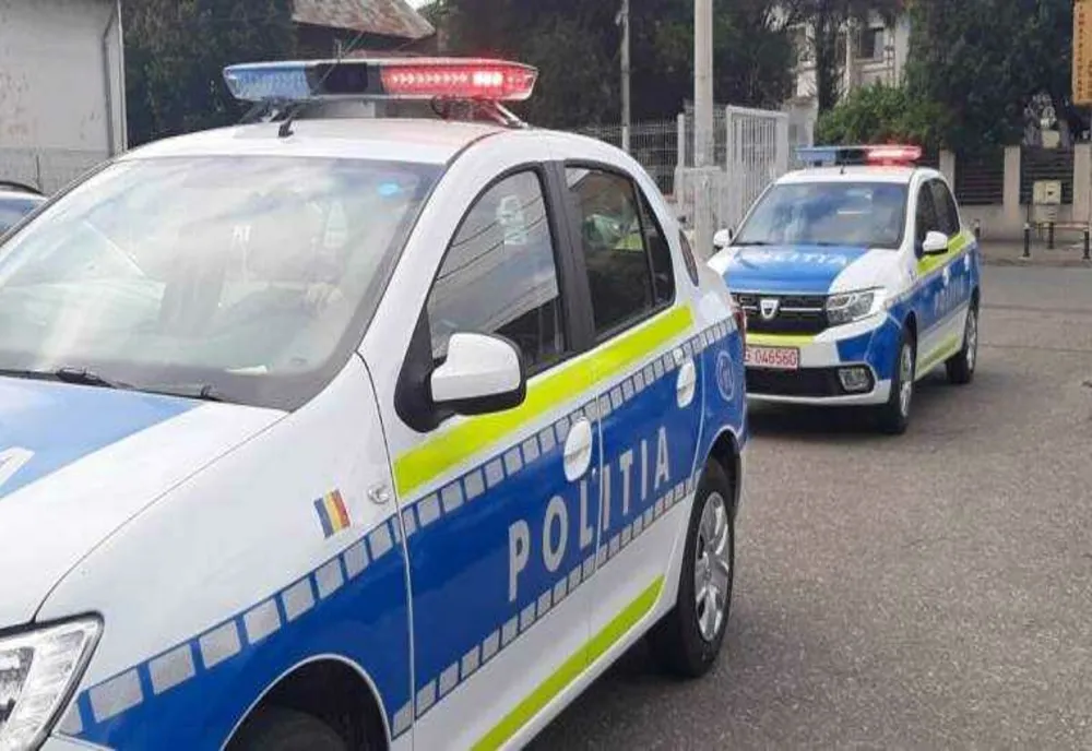 Scandal la Drobeta Turnu Severin! A spart mașina poliției cu pumnul, de supărare că primește amendă