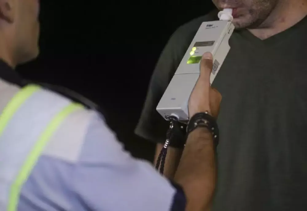 Un bărbat din Alba a ajuns după gartii pentru conducere sub influența alcoolului