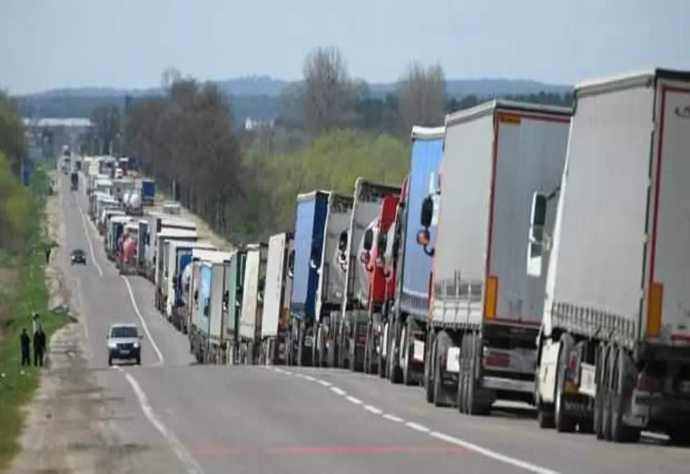 Doi români, arestați în Ungaria după ce au jefuit un camion. Unul s-a dat drept polițist
