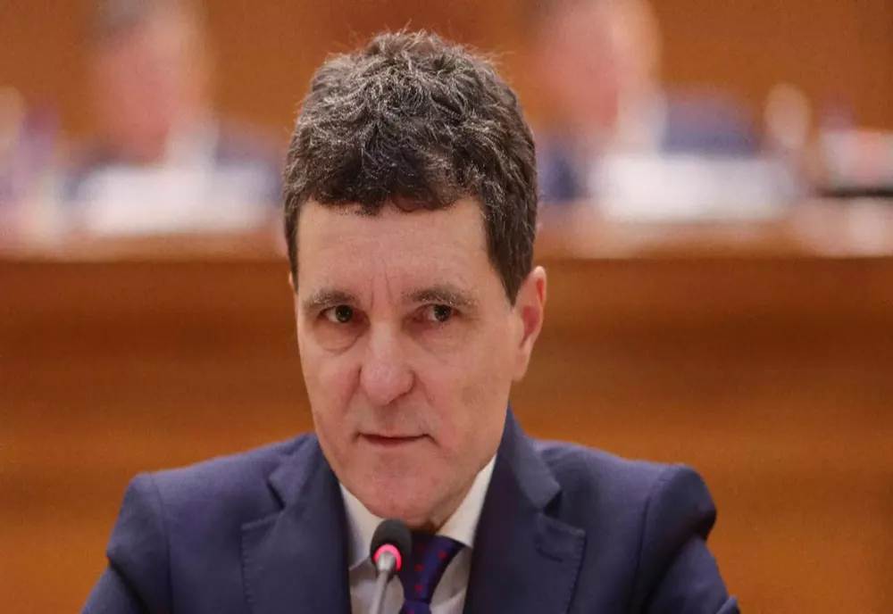 Nicușor Dan vrea guvern nou până marți, când începe vacanța parlamentară: Aștept ca partidele să vină mâine cu soluții