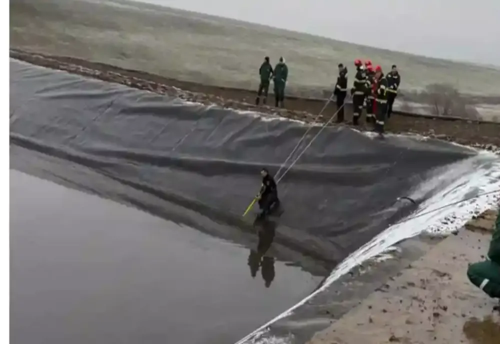 Un bărbat a murit după ce a căzut într-un lac artificial din județul Alba. Medicii nu au mai putut face nimic - VIDEO