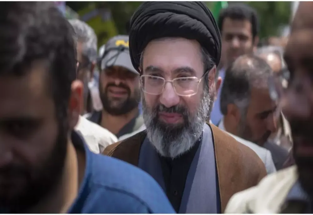 A fost ales noul lider suprem al Iranului: cine este Mojtaba Khamenei, fiul ayatollahului ucis în atacurile aeriene