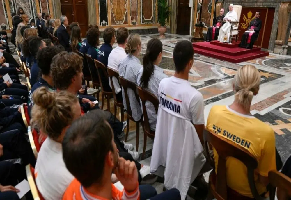 Moment special pentru David Popovici la Vatican! Campionul României s-a întâlnit cu Papa Leon al XIV-lea și i-a oferit un cadou simbolic