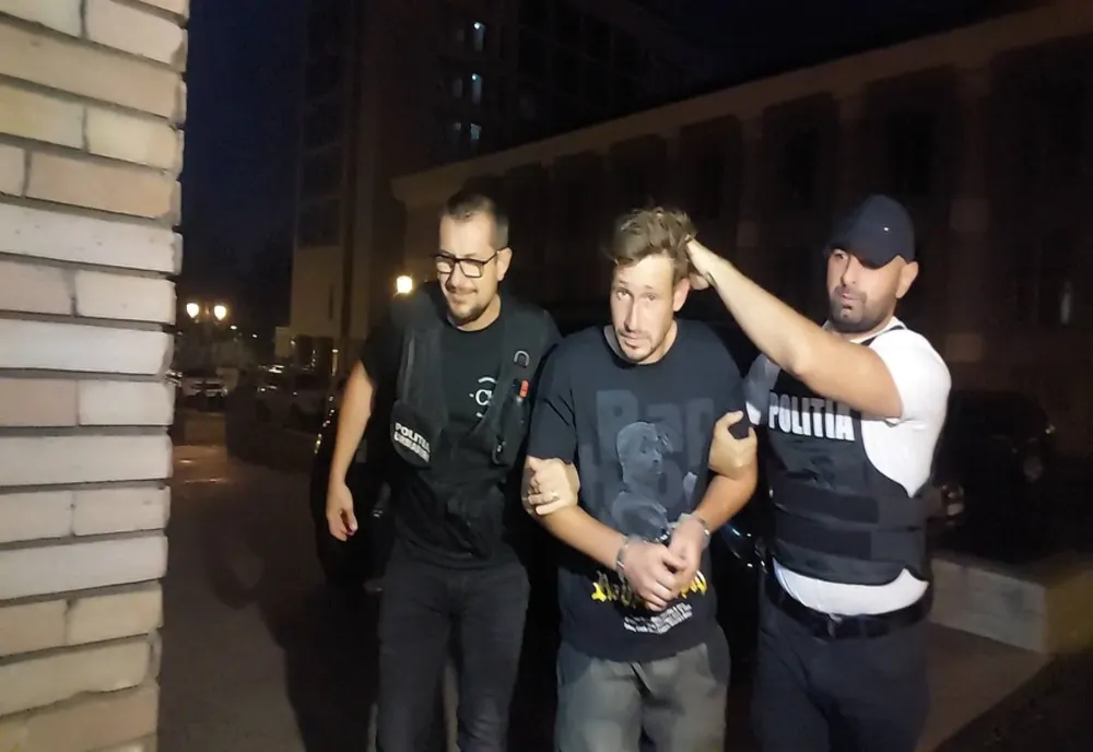 Noi detalii în cazul crimei din Drobeta Turnu Severin. Tânărul care și-a ucis mama era băut în momentul tragediei