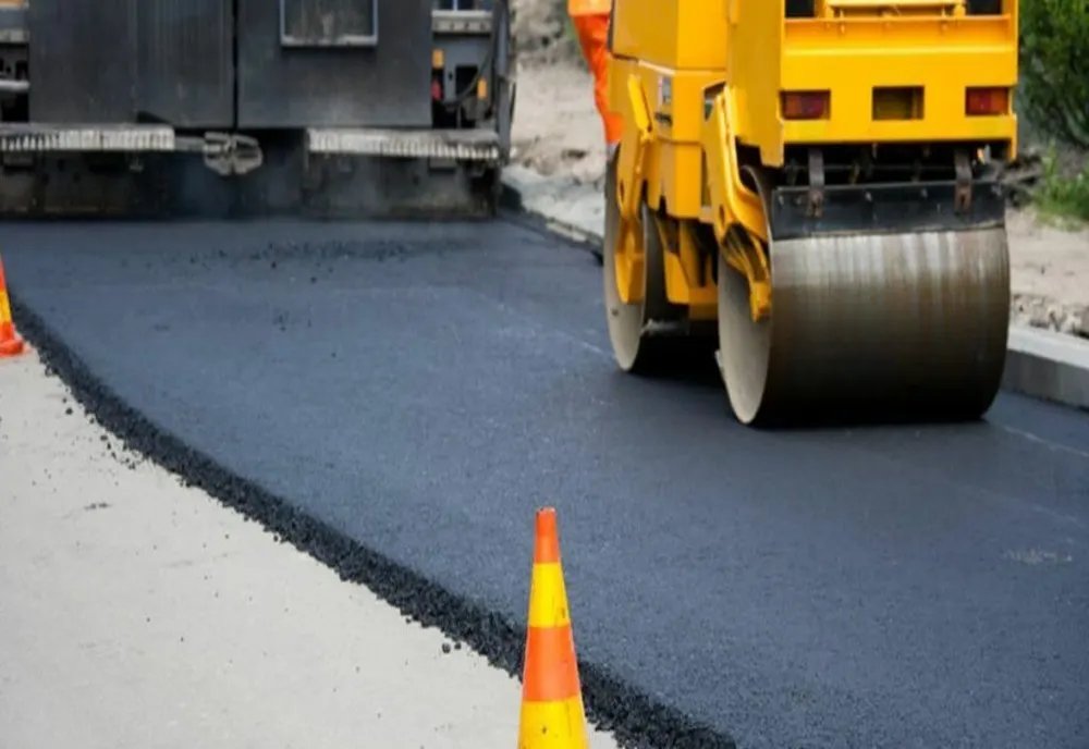 O primărie din Sibiu e acuzată că a făcut asfaltări în trei sate fără proiect și fără licitația lucrărilor