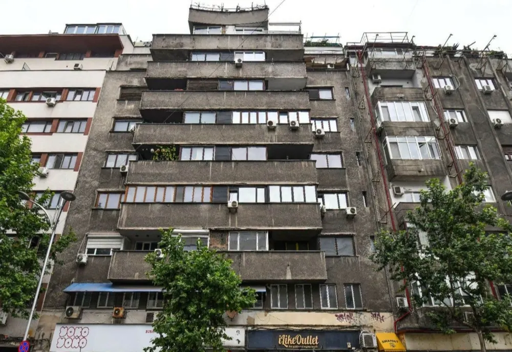 Primăria Capitalei se plânge că e blocată de proprietari care refuză relocarea din blocuri cu risc seismic