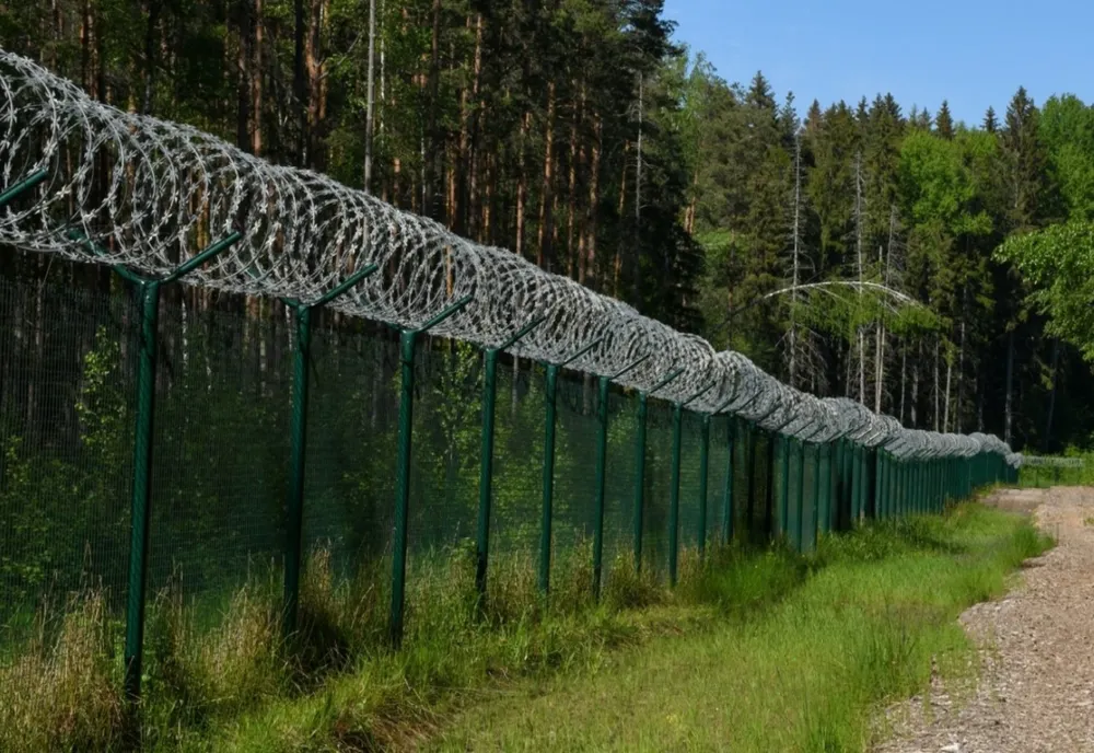Tensiuni la granița Letoniei cu Belarus. Militarii folosesc gaze lacrimogene împotriva migranților