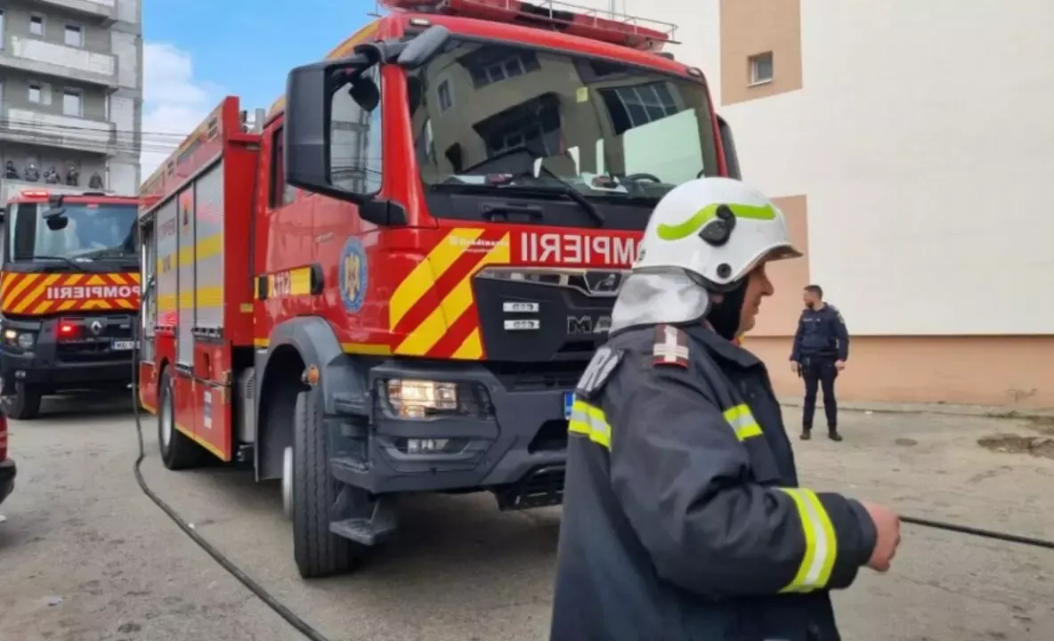 Incendiu violent la Autobaza STB Ferentari din București