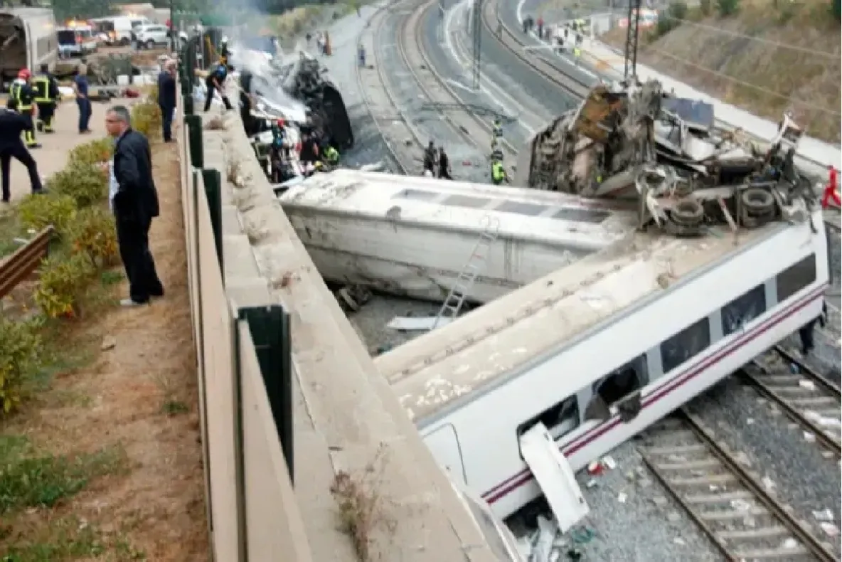 Spania, în doliu timp de trei zile după cel mai grav accident feroviar din ultimii 13 ani. Anchetatorii caută explicații
