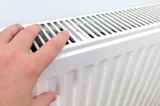 Tot mai mulți români renunță la lemne și peleți. Pompa de căldură, alternativa pentru încălzirea casei