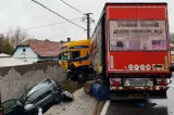 Accident grav pe DN 13, în Brașov! Un TIR a intrat pe contrasens și a lovit o mașină