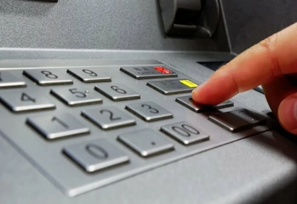O persoană a uitat o sumă uriașă la un bancomat din Botoșani