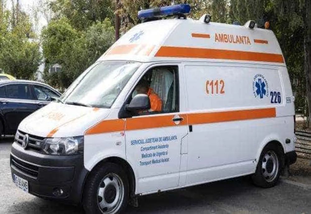 Tragedie la Botoșani: o mamă de 29 de ani a murit în fața școlii, sub privirile copilului pe care venise să-l ia