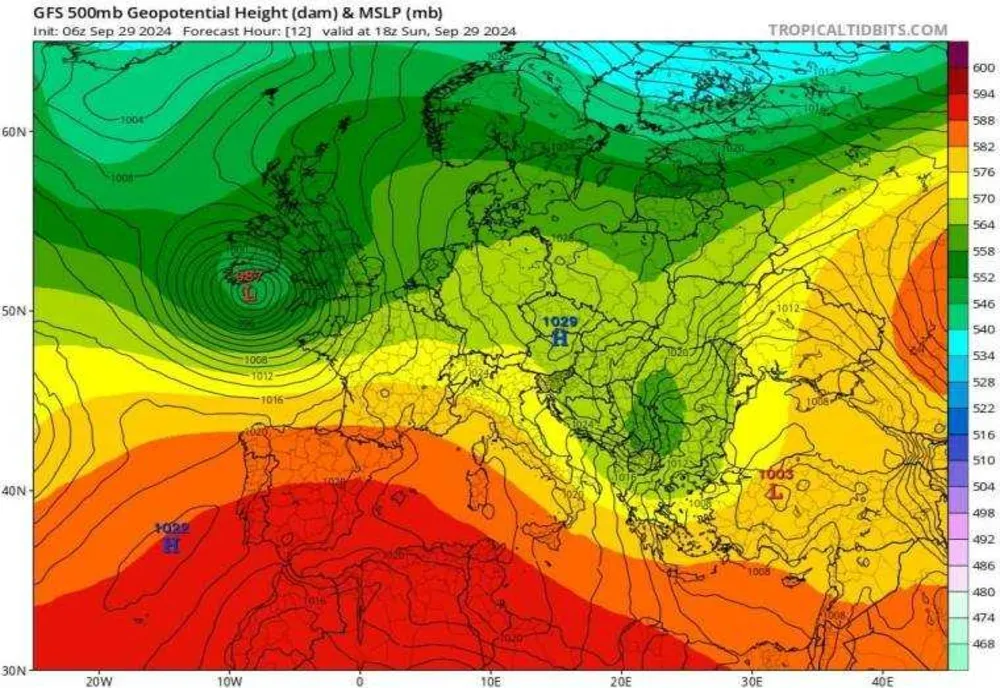 CRITICI DURE DUPĂ PROGNOZELE ALARMISTE: ”ASHLEY, O GĂSELNIȚĂ ROMÂNEASCĂ. METEOROLOGIA A MURIT”