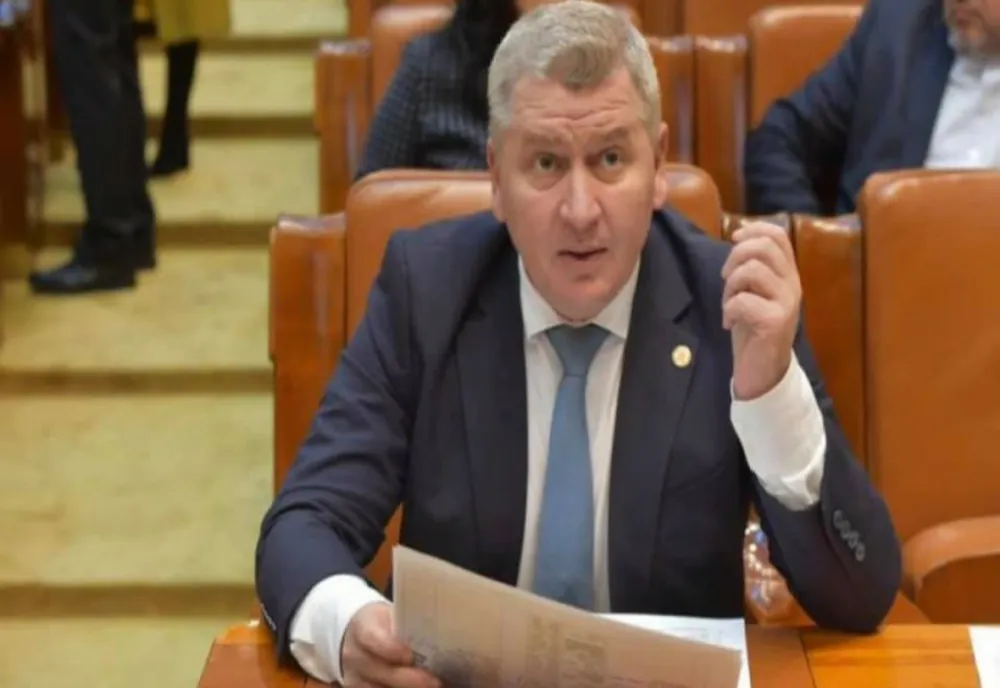 FLORIN ROMAN, DESPRE BLATUL POLITIC PSD-AUR: CIOLACU ȘI SIMION NU AU CALCULAT CĂ BECALI E SLOBOD LA GURĂ. GLONȚUL A PORNIT PE ȚEAVĂ ȘI S-A DUS!