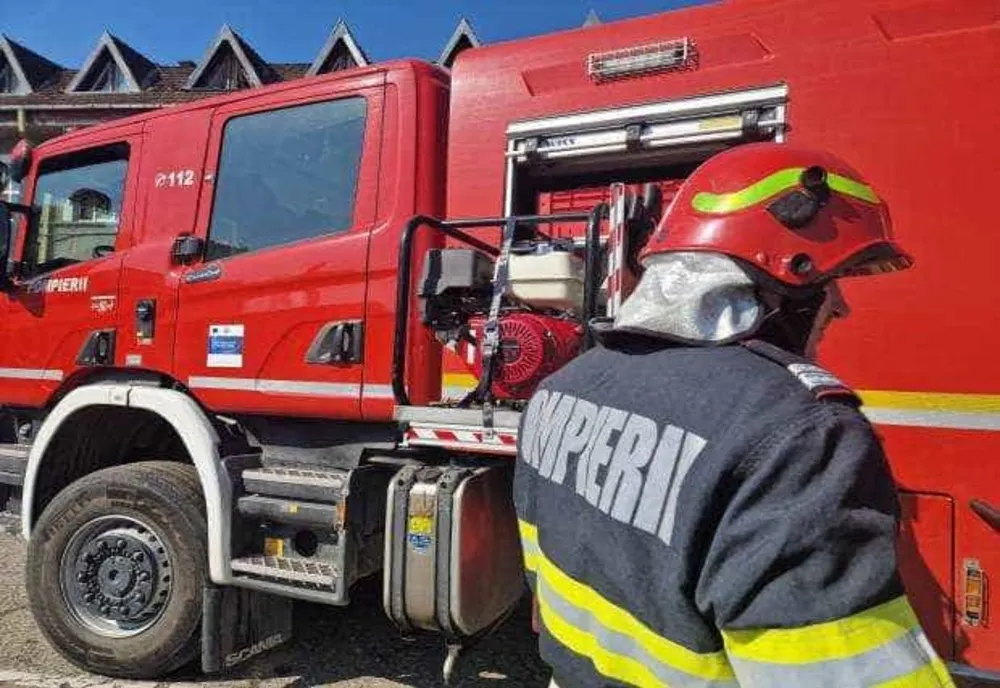 Școală din Buzău, inundată: cursurile suspendate după ce apa a atins circa 20 de centimetri