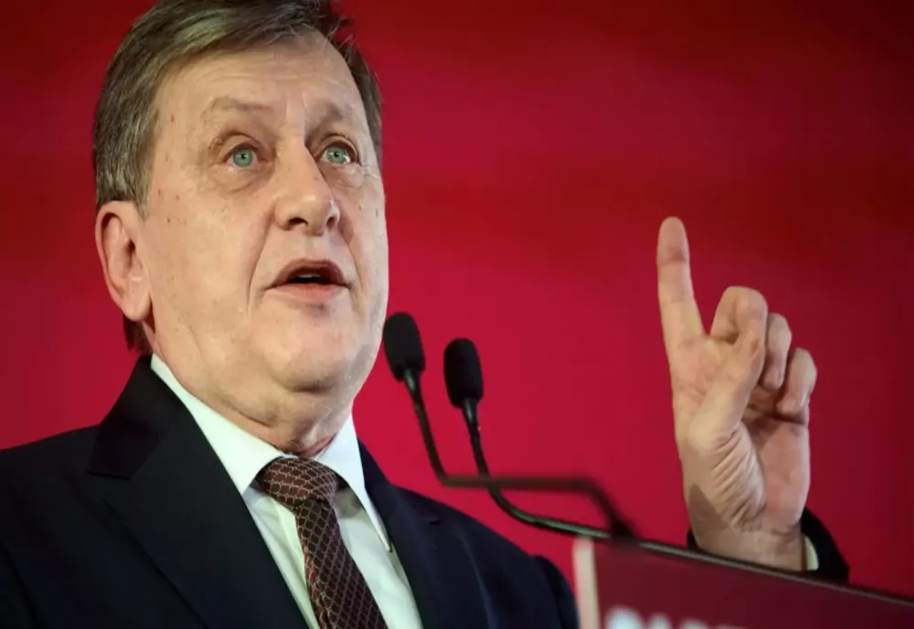 CRIN ANTONESCU NU ESTE DE ACORD CU PRIORITĂȚILE DE PREȘEDINTE ALE LUI NICUȘOR DAN: ”FALIA DIN SOCIETATE, NU DEFICITUL BUGETAR, AR TREBUI SĂ FIE PRIMA GRIJĂ”