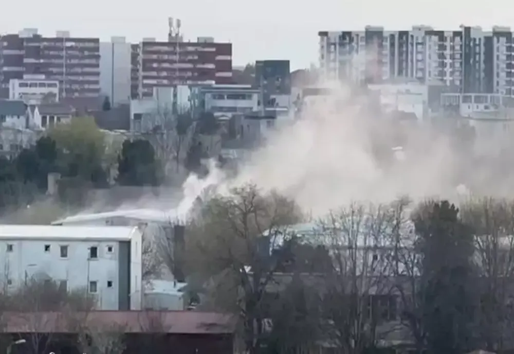 Plan Roșu de Intervenție activat în Constanța: incendiu masiv într-un bloc
