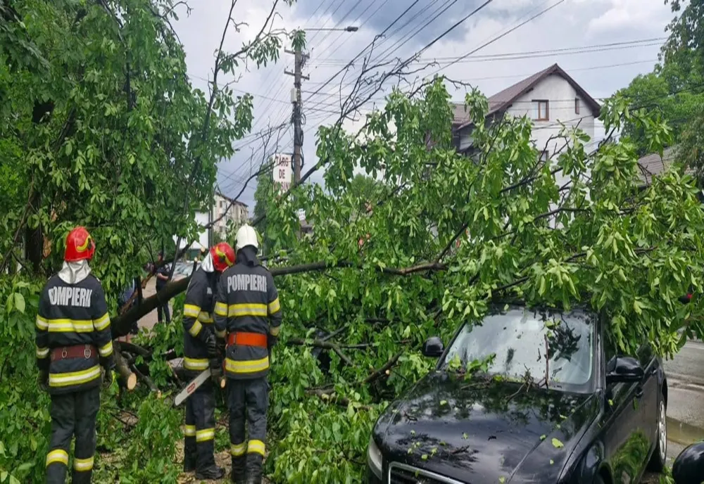 Vremea extremă a făcut ravagii în București și alte 15 județe