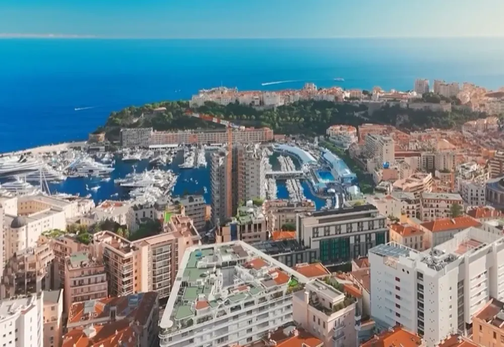 Afacerile de miliarde de euro ale oligarhilor ucraineni stabiliți la Monaco. Cel mai bogat vrea să cumpere Liberty Galați