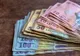 Românii care vor primi bani în plus la salariu anul viitor! Se dau peste 400 de lei
