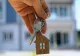 O casă la țară a ajuns să coste cât o mașină. Sub 10.000 de euro pentru o proprietate cu teren generos
