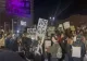 SUTE DE STUDENȚI PROTESTEAZĂ ÎN PIAȚA UNIVERSITĂȚII